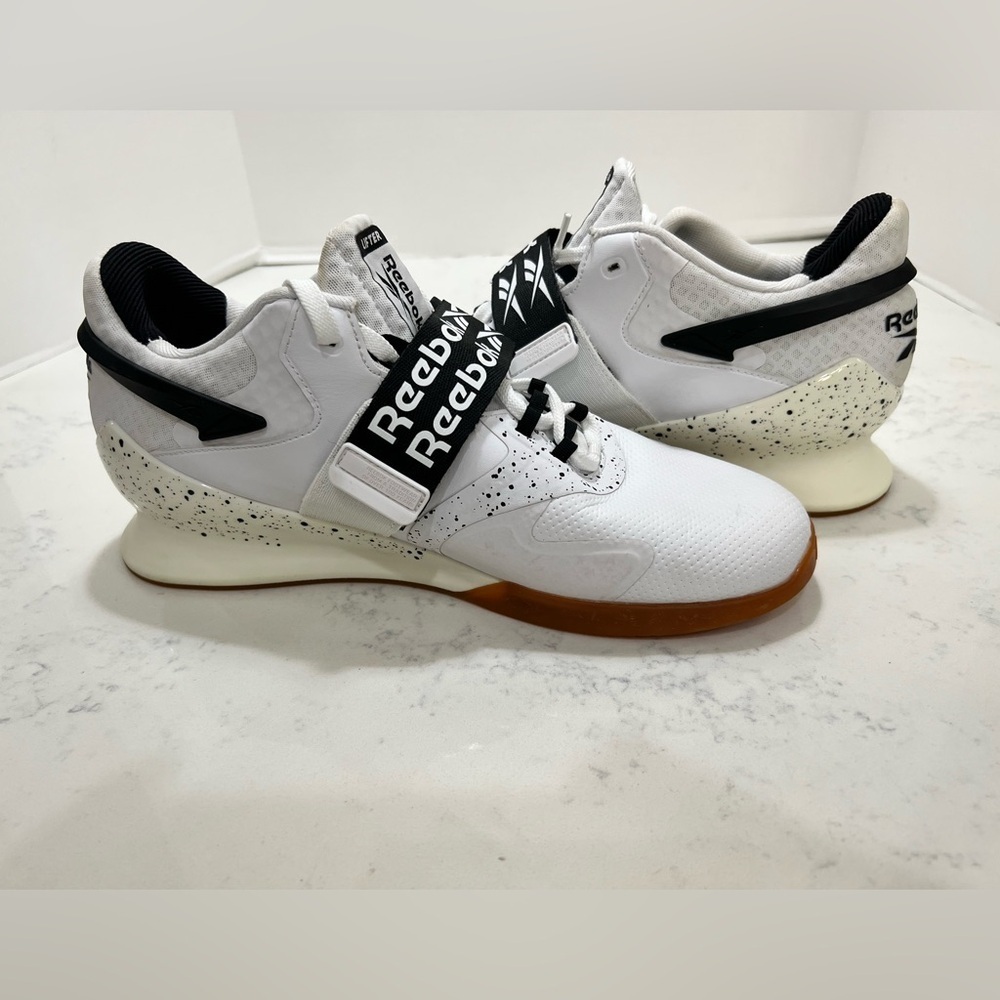 🚨‼️SOLD ‼️🚨Reebok training White Sneakers with Black and Brown Accents - Picture 9 of 13
